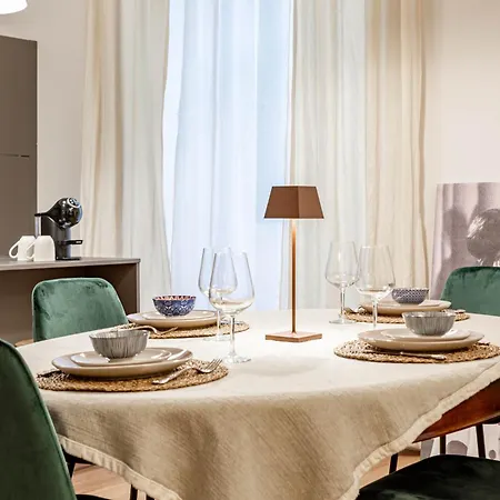 H11 The Queen's Ariston - Centro