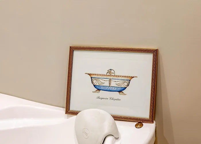 H11 The Queen's Ariston - Centro *