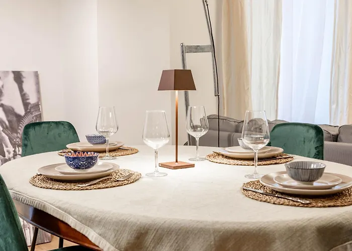 H11 The Queen's Ariston - Centro Apartment