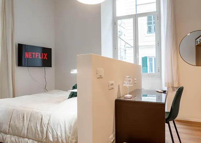 H11 The Queen's Ariston - Centro * Sanremo