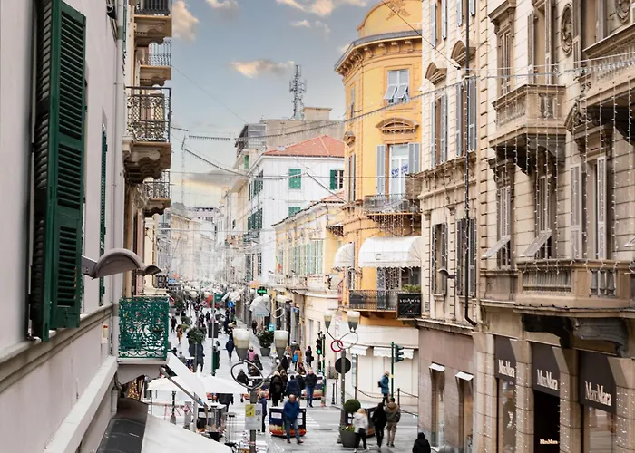 H11 The Queen's Ariston - Centro